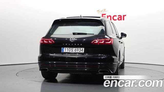 Volkswagen Touareg 3-го поколения 4.0 TDI R-Line - фото 3