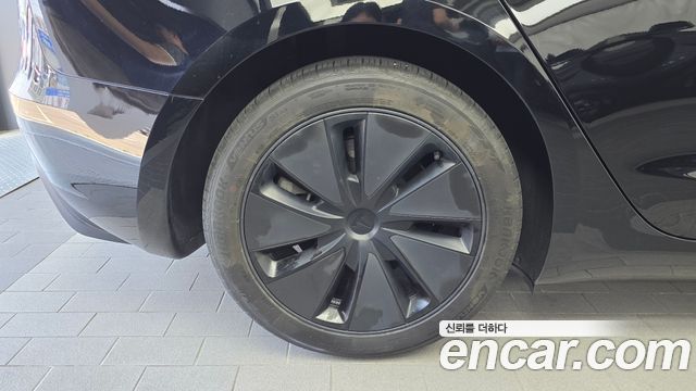 Tesla Model 3 RWD - фото 4