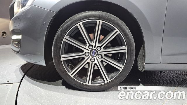 Volvo S60 T5 2nd - фото 4
