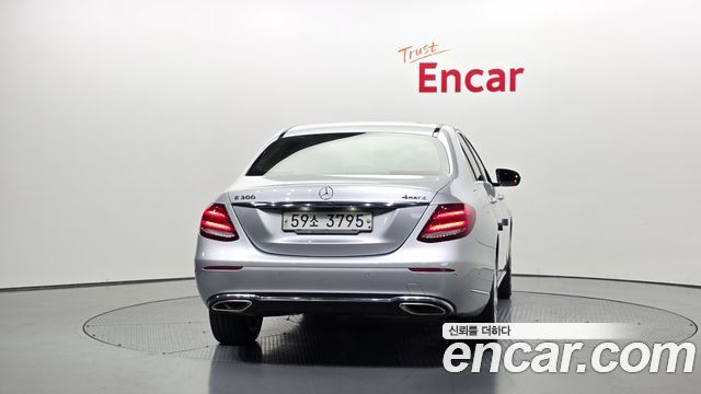 Mercedes-Benz E-Class W213 E300 4MATIC Exclusive - фото 3