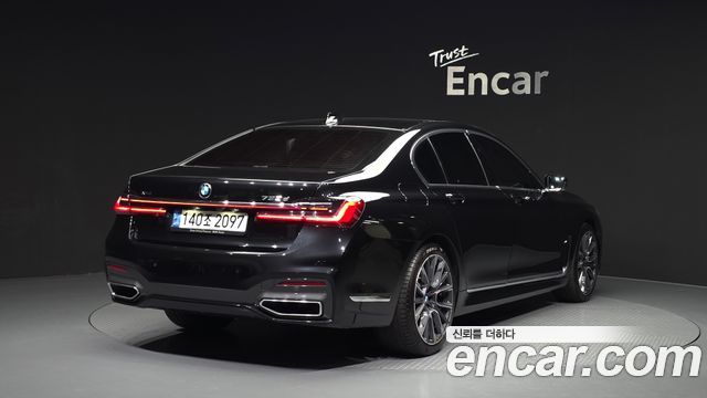 BMW 7-Series G11 730d xDrive M Sport - фото 1