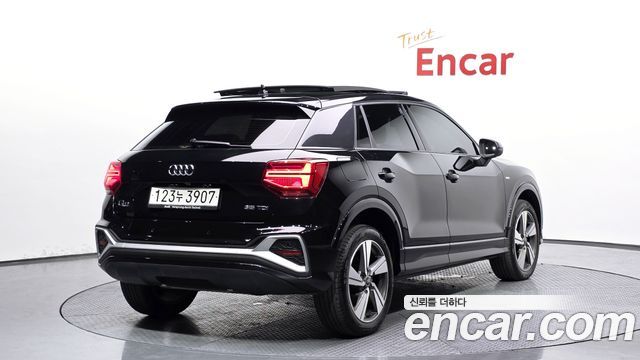 Audi Q2 35 TDI Premium - фото 0