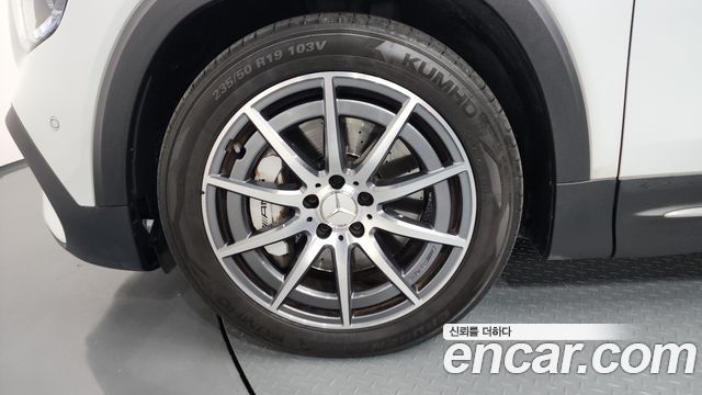 Mercedes-Benz GLB-Class X247 AMG GLB35 4MATIC - фото 4