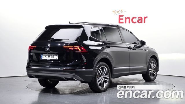 Volkswagen Tiguan 2.0 TDI Prestige - фото 1
