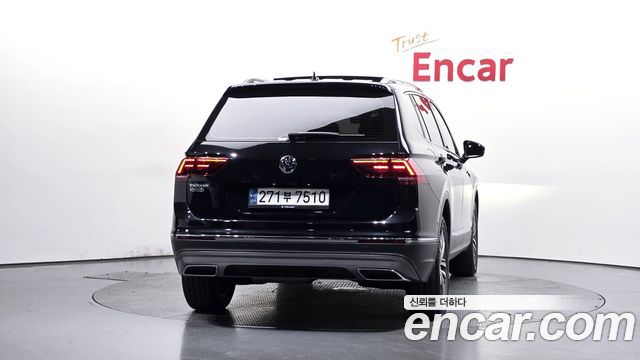 Volkswagen Tiguan 2.0 TDI Prestige - фото 3