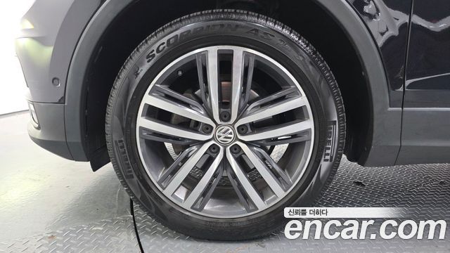 Volkswagen Tiguan 2.0 TDI Prestige - фото 4