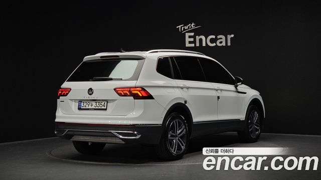 Volkswagen Tiguan 2.0 TSI Prestige - фото 0