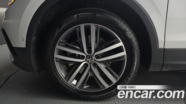 Volkswagen Tiguan 2.0 TSI Prestige - фото 3