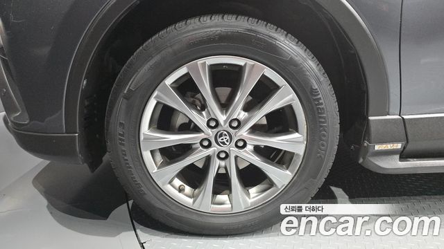 Toyota RAV4 2.5 4WD Hybrid 4th - фото 4