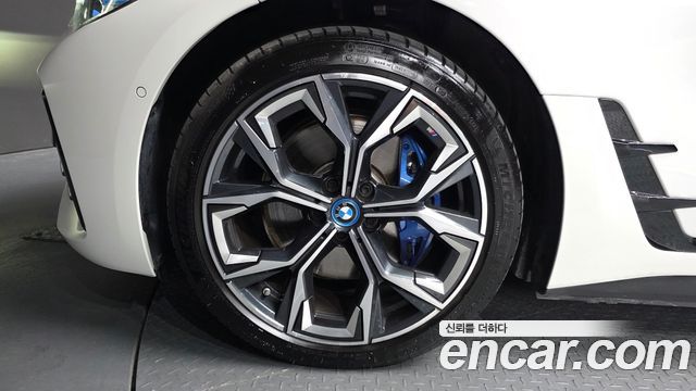 BMW i4 eDrive40 M Sports Pro - фото 4