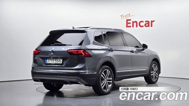 Volkswagen Tiguan 2.0 TDI Prestige - фото 1