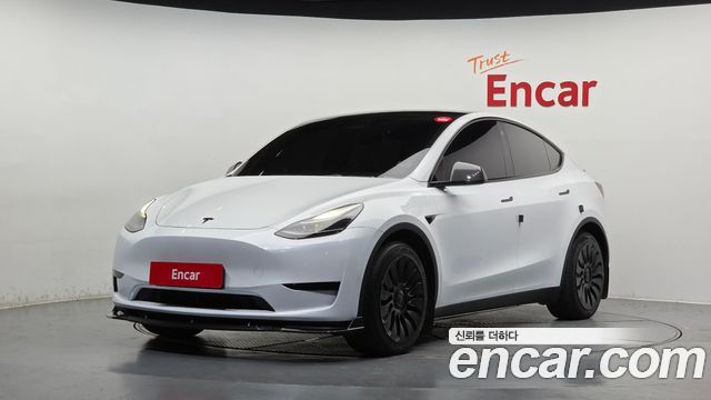 Tesla Model Y RWD - фото 0