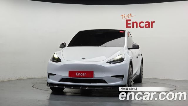 Tesla Model Y RWD - фото 2