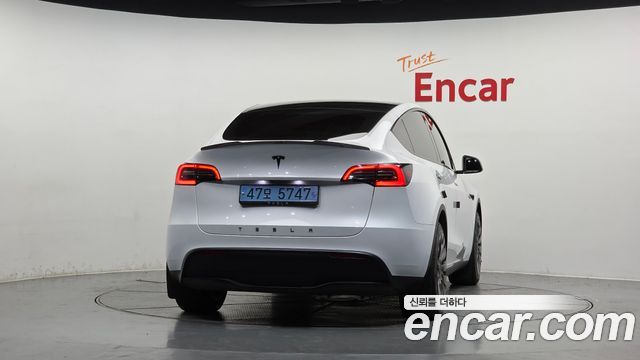 Tesla Model Y RWD - фото 3