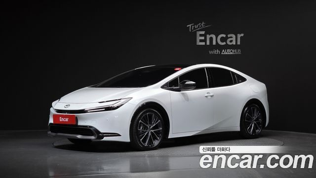Toyota Prius 5-го поколения 2.0 XLE - фото 0