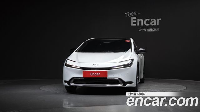 Toyota Prius 5-го поколения 2.0 XLE - фото 2
