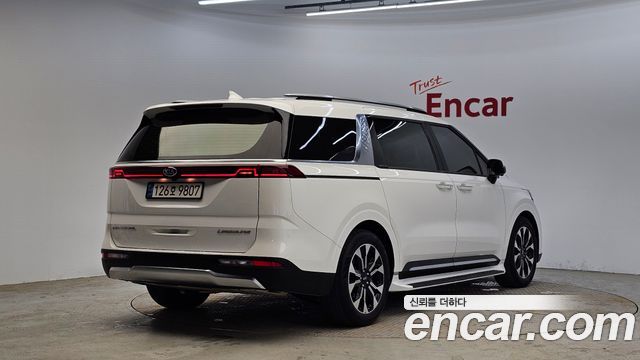 Kia Carnival 4-го поколения 7-Seater Signature - фото 1
