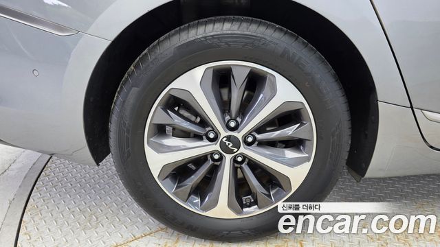 Kia K8 гибрид Noblesse - фото 4