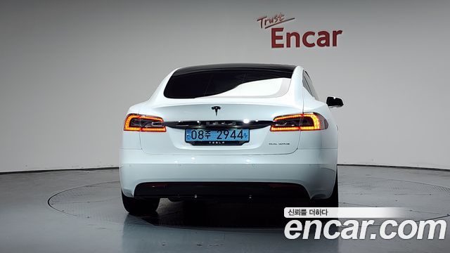 Tesla Model S Long Range - фото 3