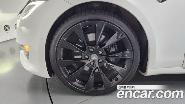Tesla Model S Long Range - фото 4