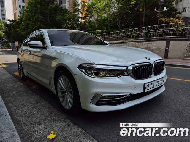 BMW 5-Series G30 530i xDrive Luxury Plus - фото 2