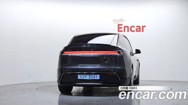 Tesla Model Y L Long Range AWD - фото 3