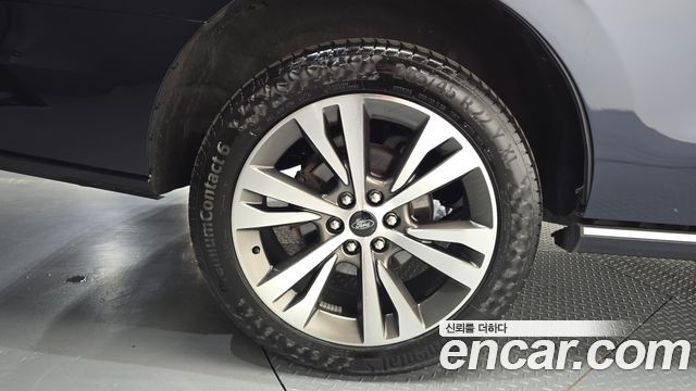 Ford Expedition Platinum 4WD 7Seater - фото 4