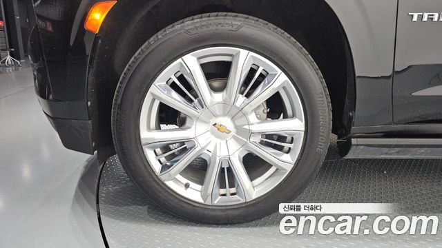 Chevrolet (GM Daewoo) Tahoe 6.2 High Country 4WD - фото 4