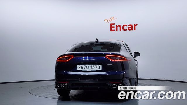Kia Stinger 2.0 Turbo AWD Platinum - фото 3