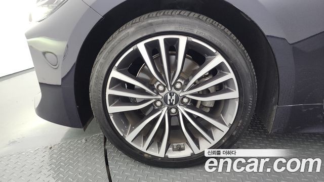 Kia Stinger 2.0 Turbo AWD Platinum - фото 4