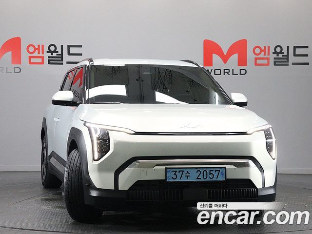Kia EV3 Standard 2WD Earth - фото 1