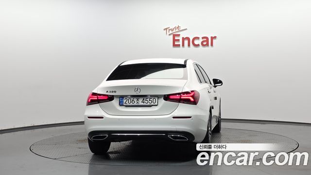 Mercedes-Benz A-Class W177 A220 Sedan - фото 2