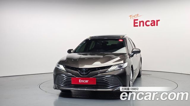 Toyota Camry XV70 2.5 - фото 2