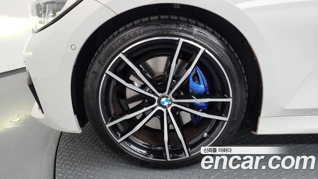 BMW 3-Series G20 320i Touring M Sports - фото 4