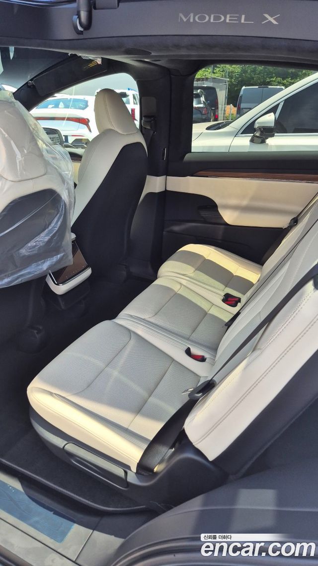 Tesla Model X AWD - фото 2