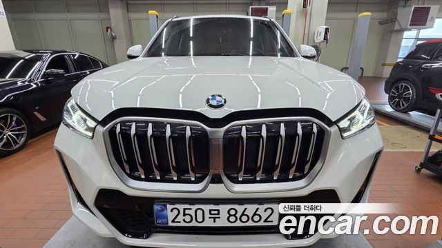 BMW X1 U11 xDrive 20i M Sport - фото 0