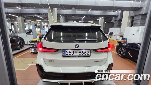 BMW X1 U11 xDrive 20i M Sport - фото 3