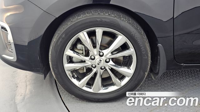 Kia Carnival Новый 9-Seater Prstige - фото 4