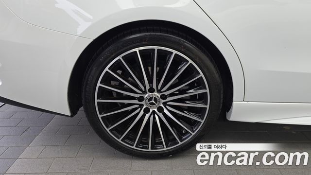 Mercedes-Benz C-Class W206 C300 4MATIC AMG Line - фото 4