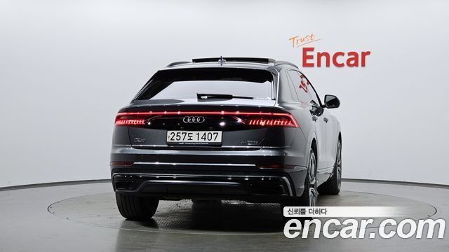 Audi Q8 55 TFSI Quattro Premium - фото 3