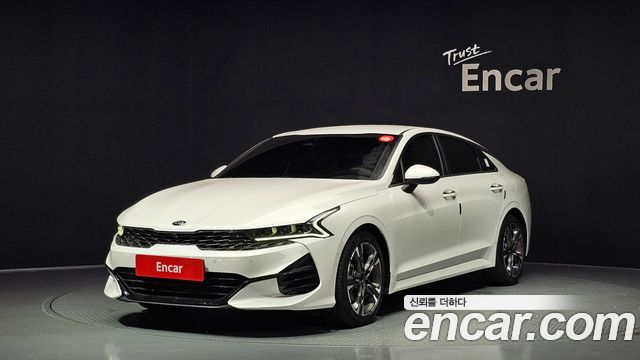 Kia K5 3-го поколения 2.0 Signature - фото 0