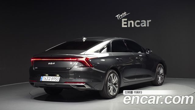 Kia K8 гибрид Signature Special - фото 1