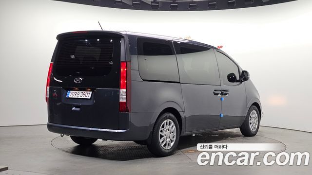 Hyundai Staria Tourer 11-Seater Modern - фото 1