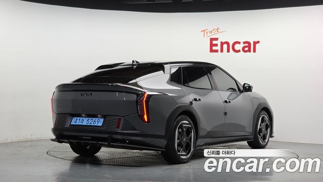 Kia EV4 Long Range 2WD Earth - фото 0