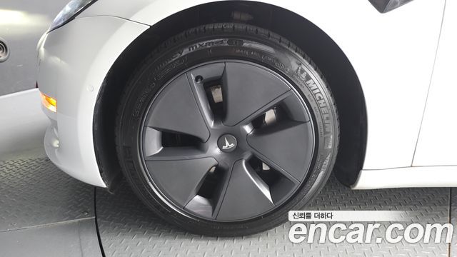 Tesla Model 3 Long Range AWD - фото 4