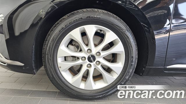 Kia K8 2.5 Gasoline 2WD Noblesse - фото 4