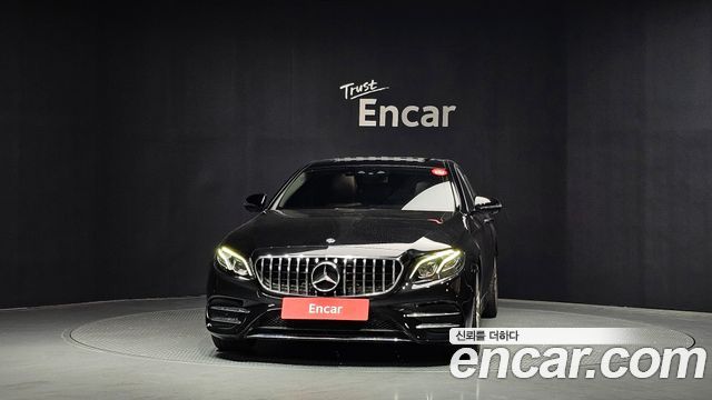 Mercedes-Benz E-Class W213 E300 AMG Line - фото 2