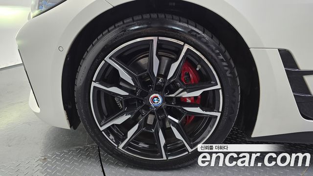 BMW i4 M50 Pro - фото 3