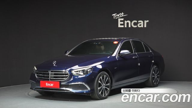 Mercedes-Benz E-Class W213 E300e 4MATIC Exclusive - фото 0