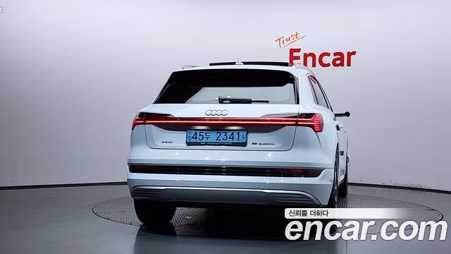 Audi e-tron 55 Quattro - фото 3
